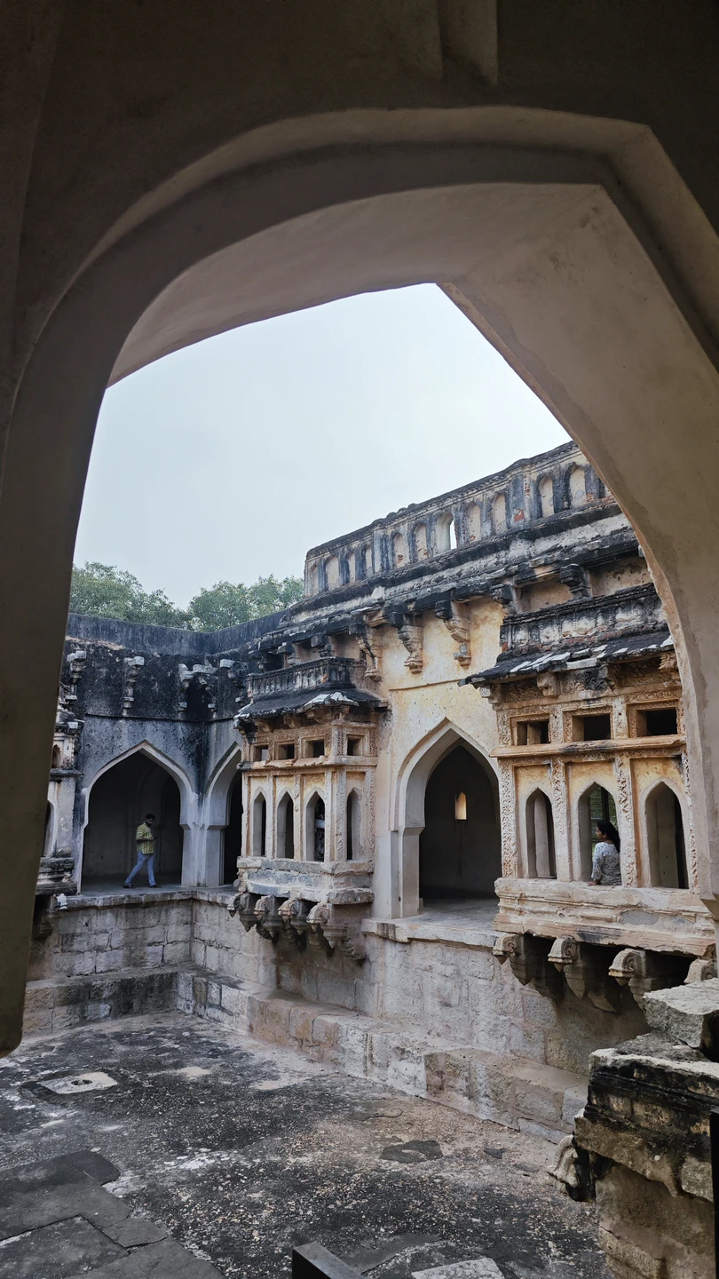 В Хампи была второй раз. 10 лет назад получила яркие впечатления, которые захотелось обновить) И это