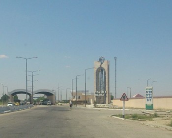 Переезд в Бухару и прогулка по старой части города