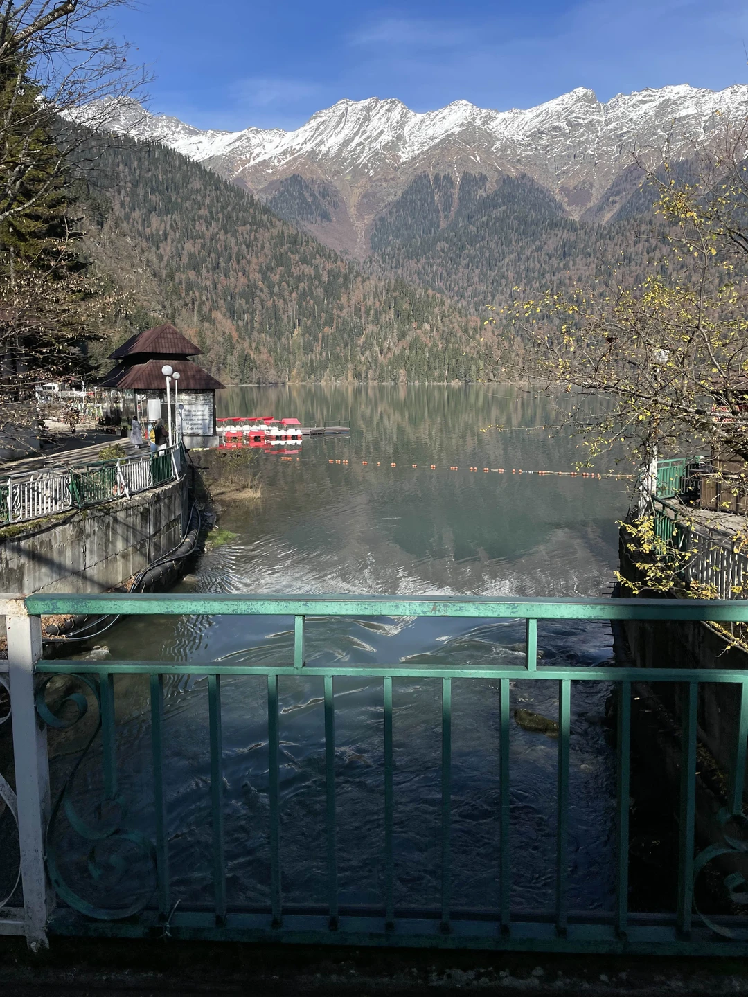 Впервые были в Абхазии, тур одним днем это отличное решение. Я редко пишу отзывы но тут такой восторг был, что не смогу промолчать