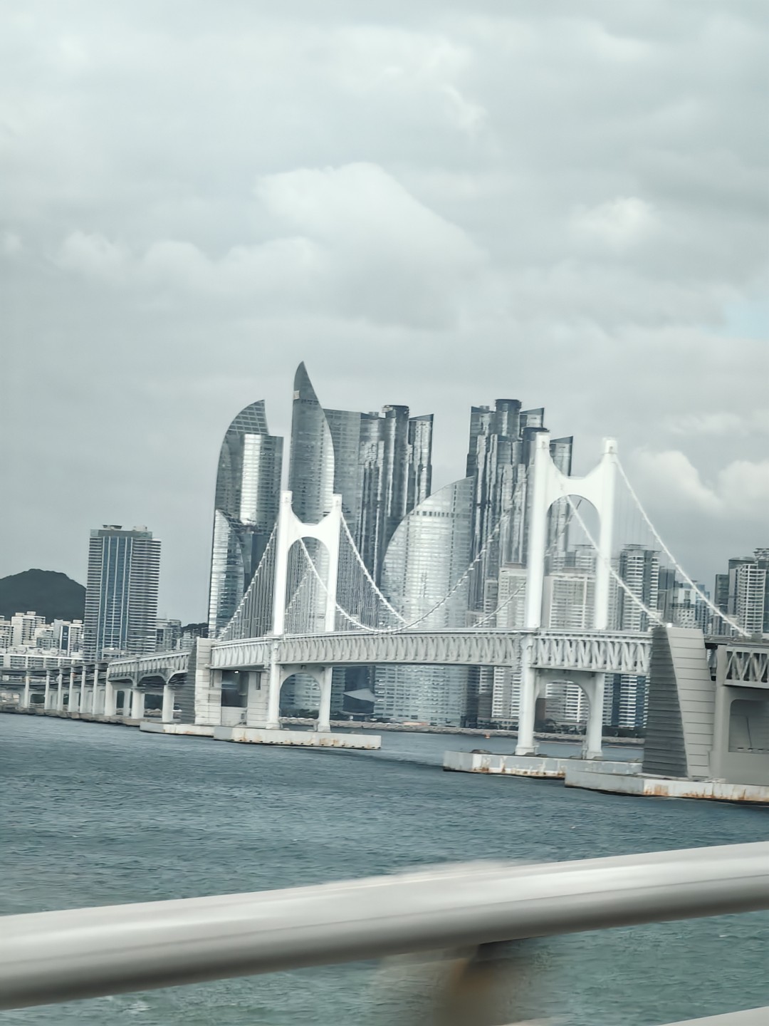 Отличная экскурсия для тех, кто хочет посмотреть Пусан за 1 день и ограничен во времени. Ездили