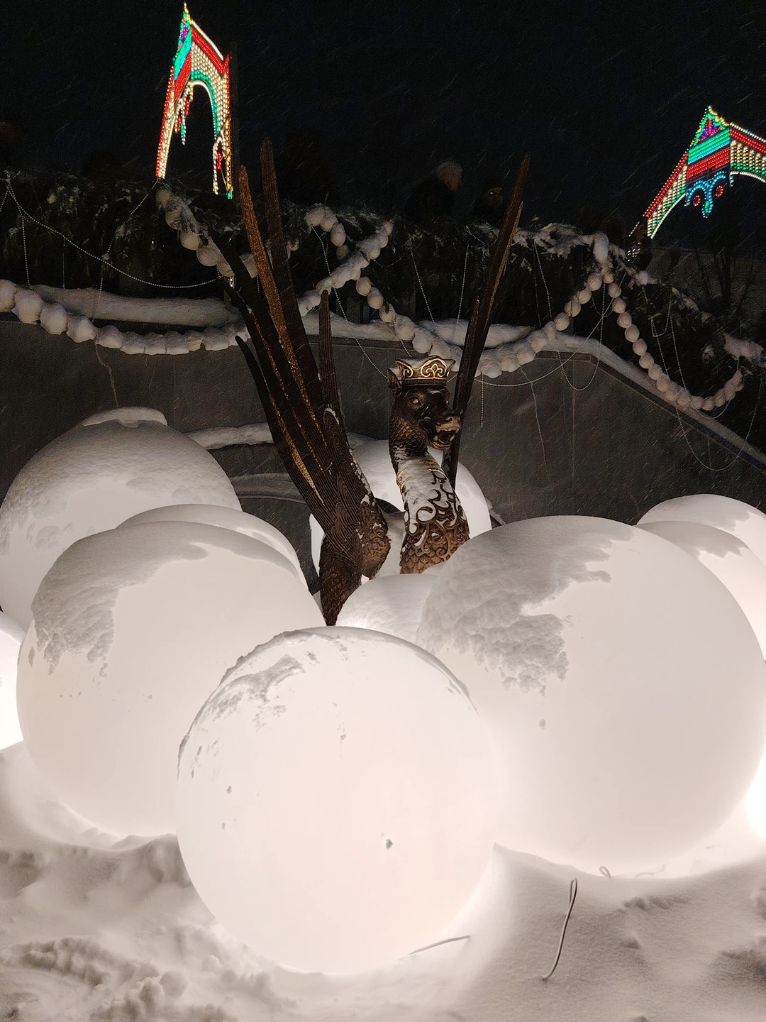 Несмотря на неприятную погоду, экскурсия прошла отлично. Екатерина очень увлекательно рассказывает, и информация интересная. Я узнала