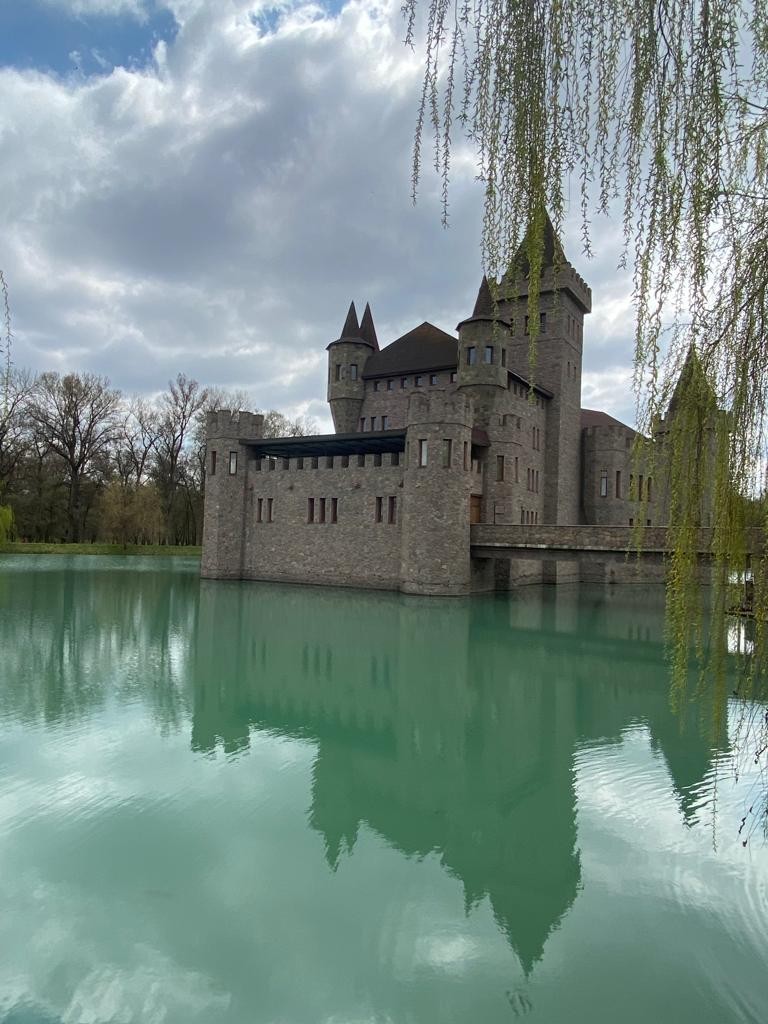 Чудесная экскурсия! Николай- грамотный, образованный, прекрасный собеседник, знаток истории края и местных легенд. Всегда вежлив и