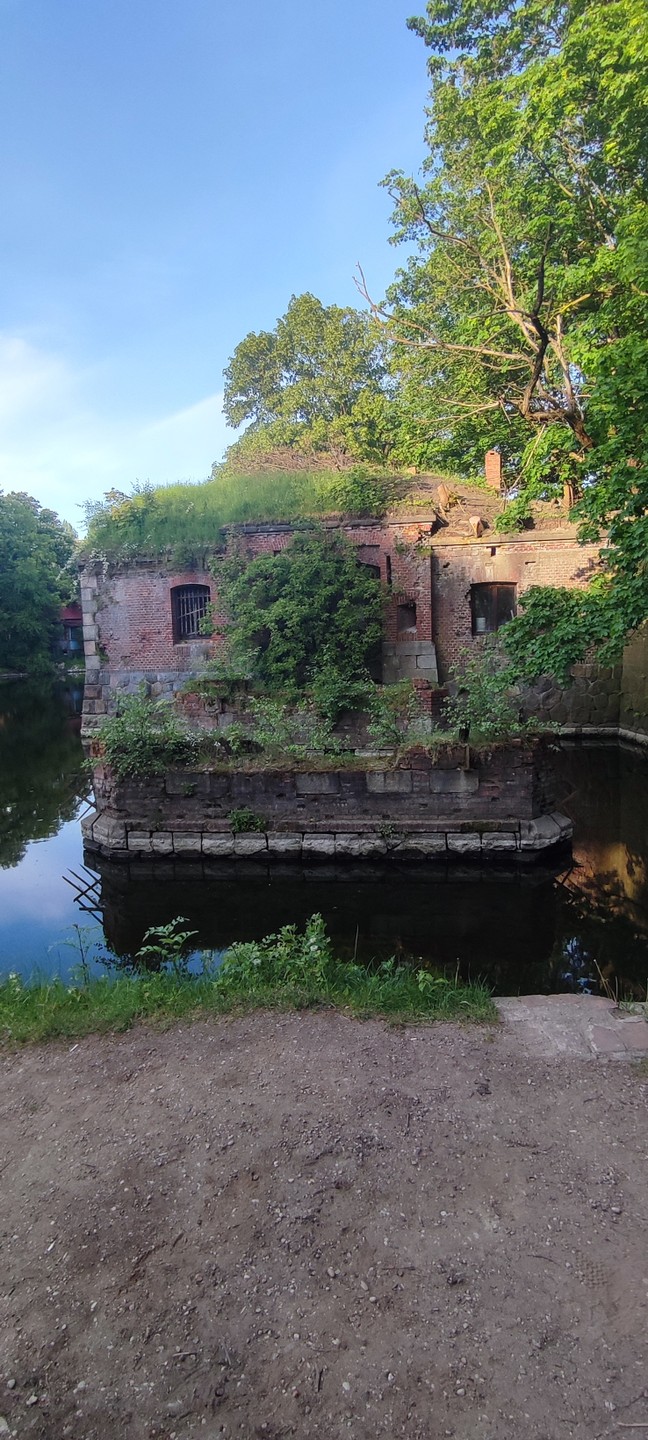 Сергей очень креативно подошёл к выбору маршрута. Все топовые объекты которые находятся в центре мы могли