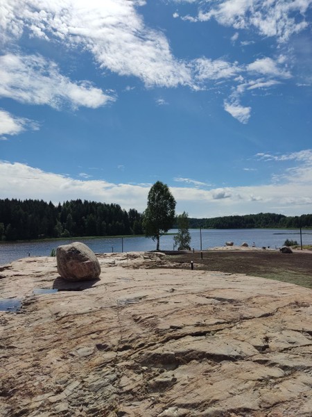 Самые лучшие и теплые воспоминания о поездке! Интересные и красивые локации, комфортный автомобиль. Это была не