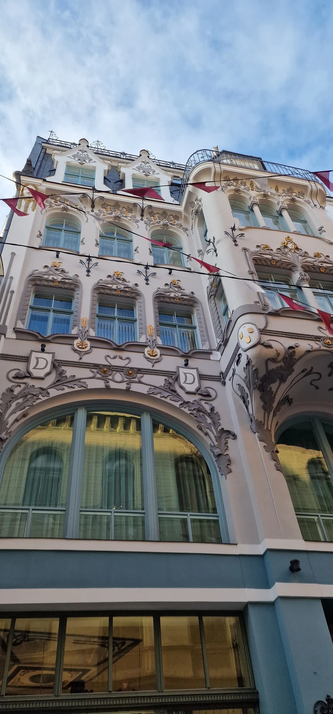 Экскурсия мне очень понравилась. Гид Александра очень интересно рассказывала, маршрут был интересный. Я спросила советы на