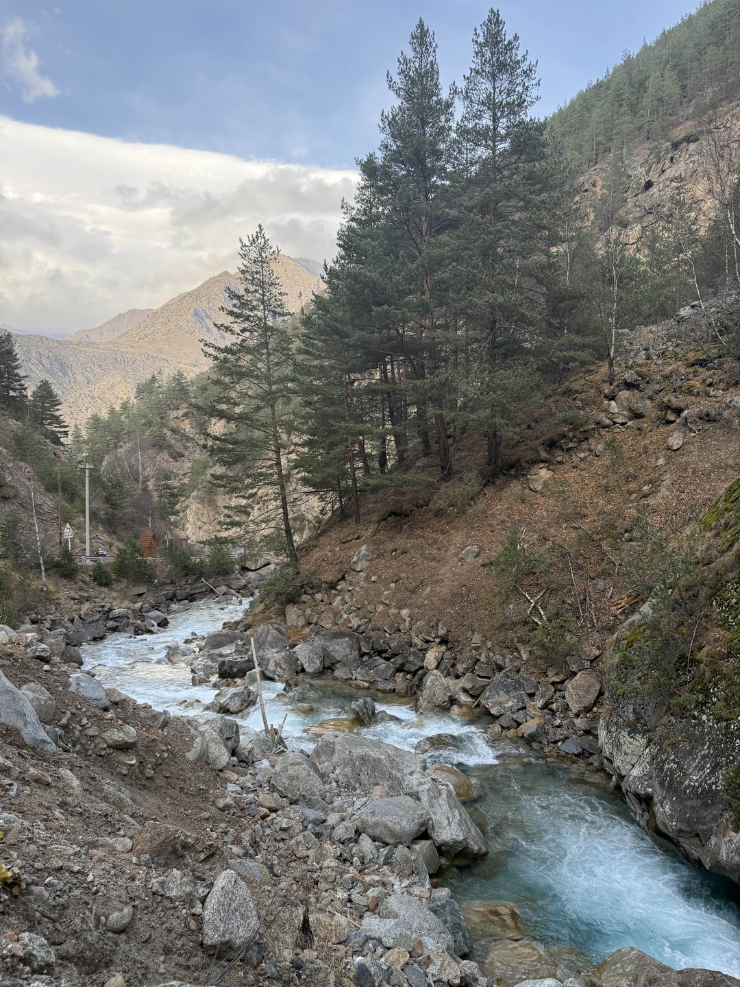 Поселили Эльбрус 13.11.2025 г. От поездки остались под впечатлением! Гид Артемий интересно и доступно поведал о