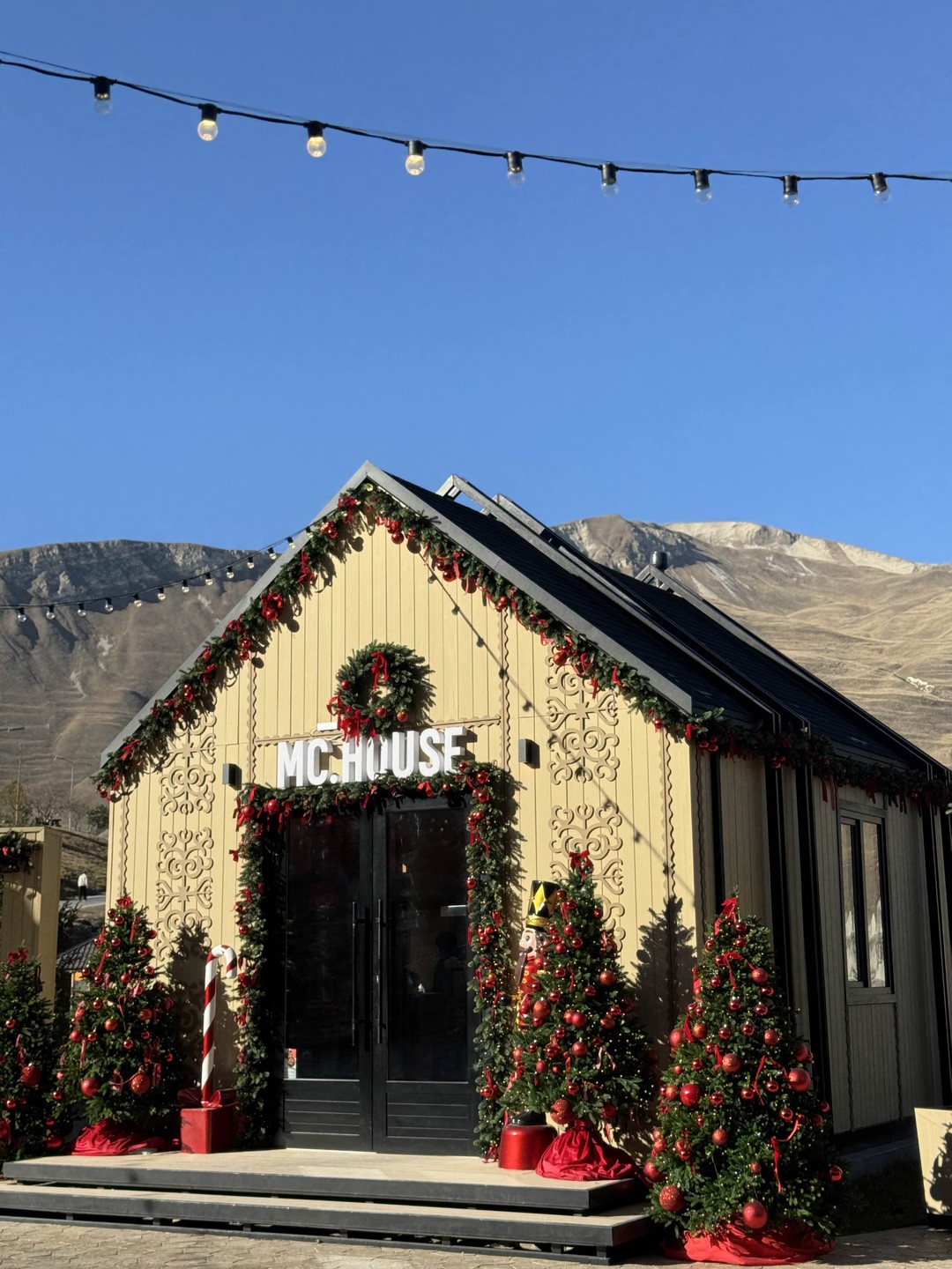 Экскурсия безусловно понравилась. Однозначно буду рекомендовать своим знакомым. Сопровождал гид Ахмет. Забрал нас из гостиницы и