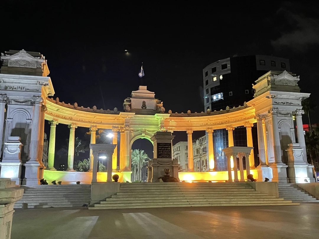 Весь день в Александрии с нами был Мустафа. Отличное чувство бмора, Прекрасный русский язык, профессиональная историческая