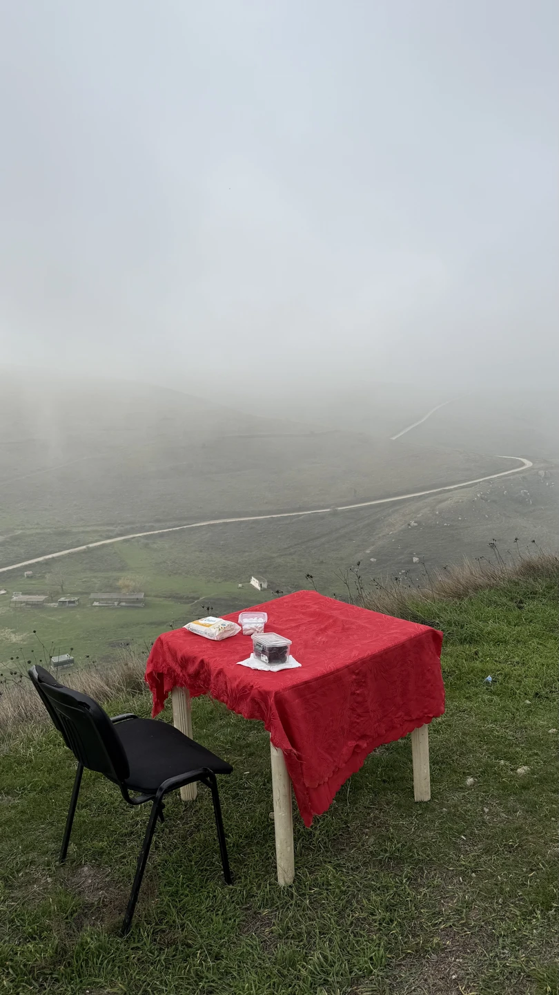 Интересная экскурсия. Однозначно разбавит ваше пребывание в Баку. К сожалению к озеру остался один подход и