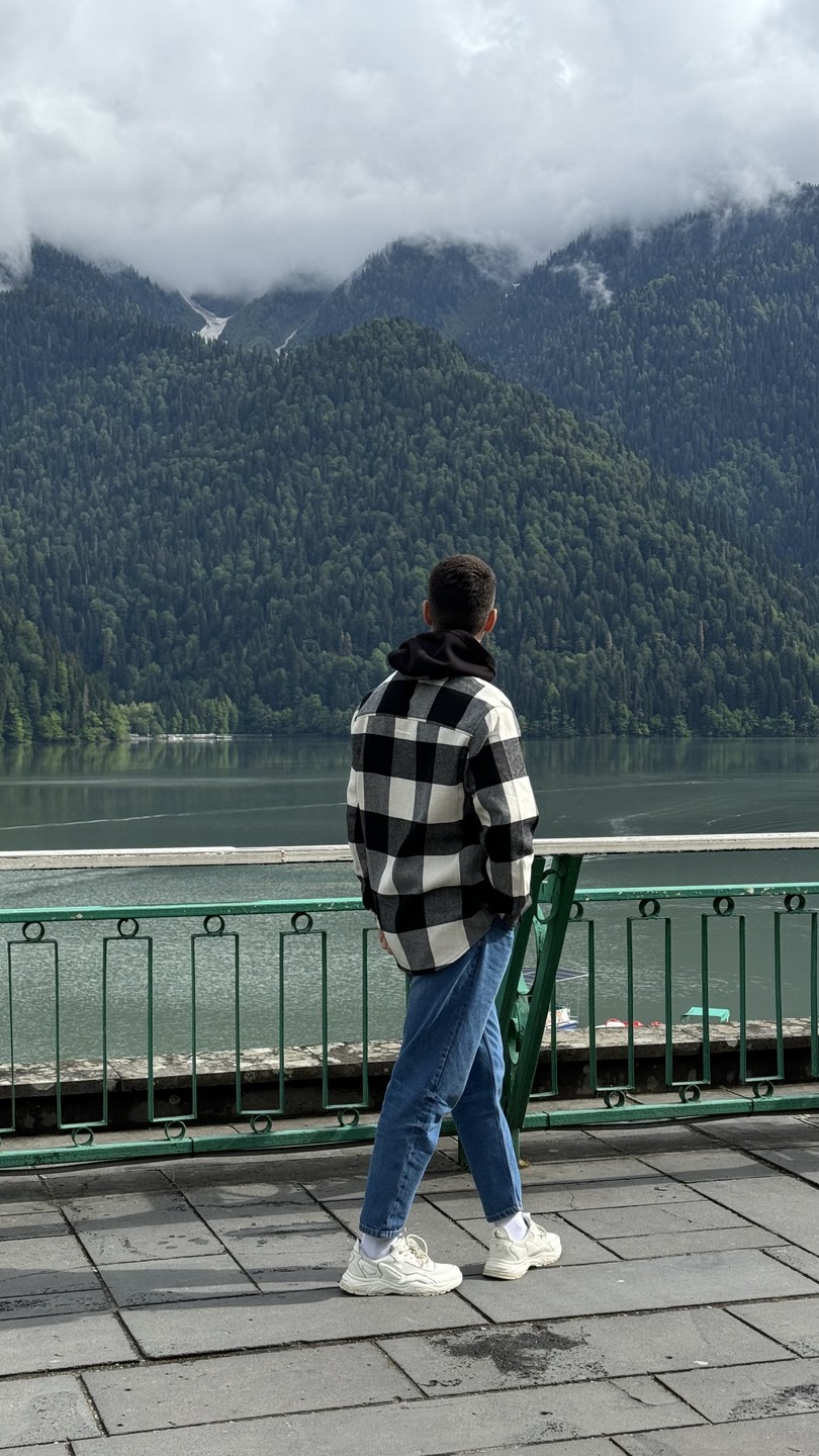 Сергей - отличный гид, аккуратный водитель и прекрасный рассказчик!