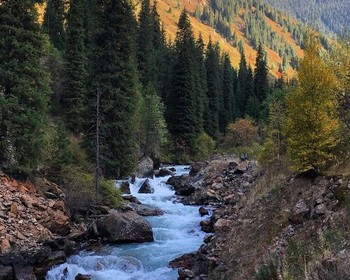 Водопад Аюлы, озеро Иссык и сакские курганы