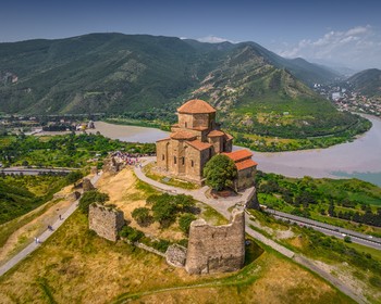 Фото отзыва 3: авторский тур "Грузия, встречай: путешествие от Тбилиси до Казбеги, дегустации и погружение в историю"