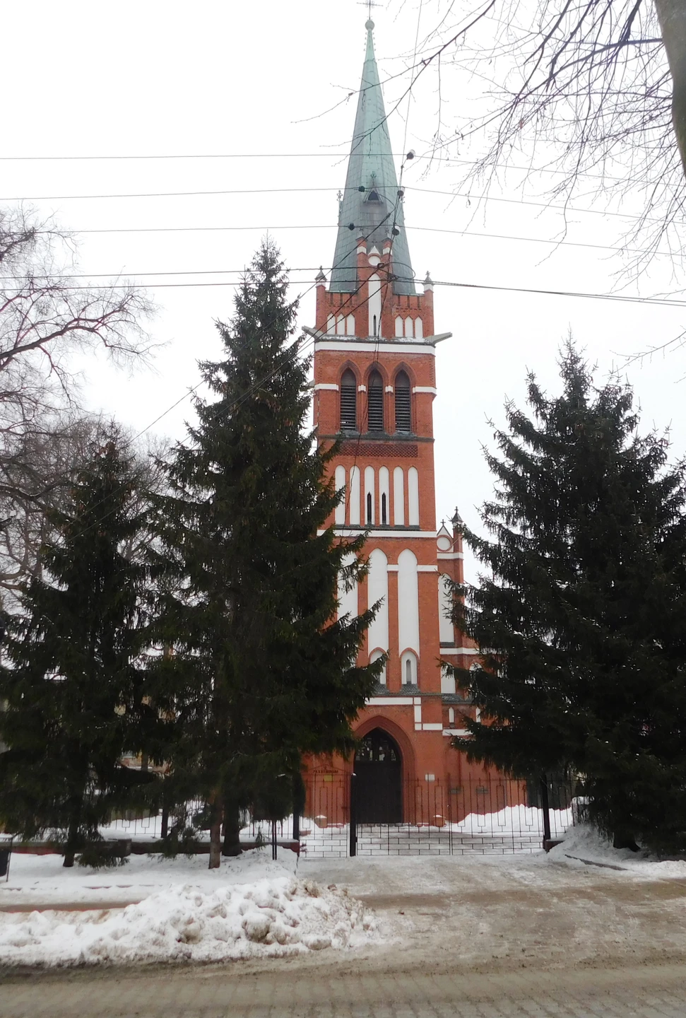 Сергей коммуникабелен и компетентен. Интересный рассказчик. Вся экскурсия прошла на одном дыхании. Рекомендую всем
