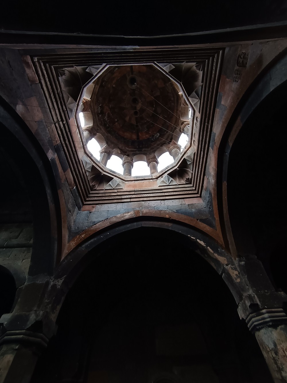 Фото Гора Арагац в ожерелье древних памятников