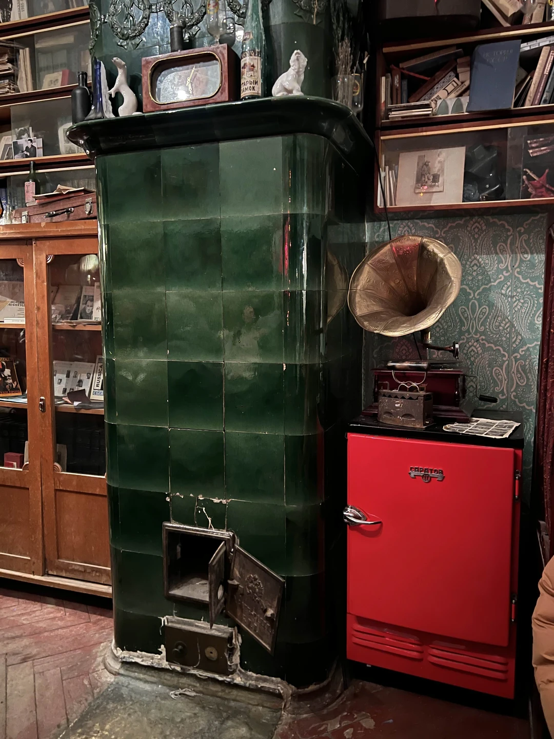 Ленинградские коммуналки - снаружи и изнутри (Элеонора)