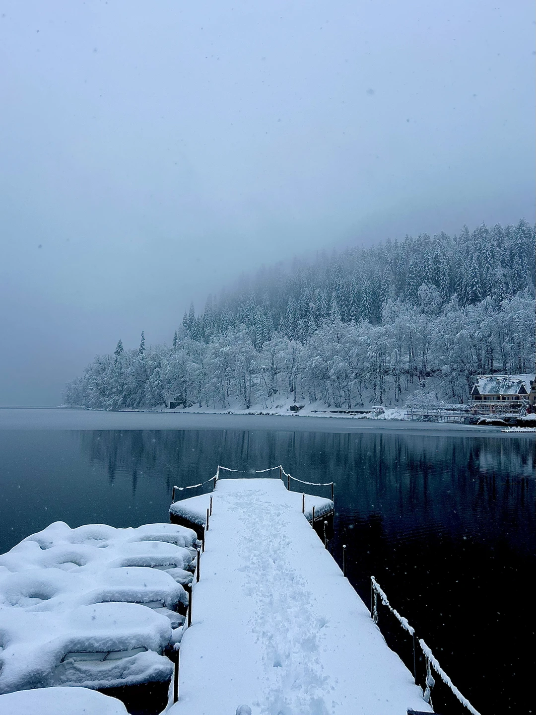 Это просто вау! Ездили в начале января) было холодновато и дождь! но это никак не испортило