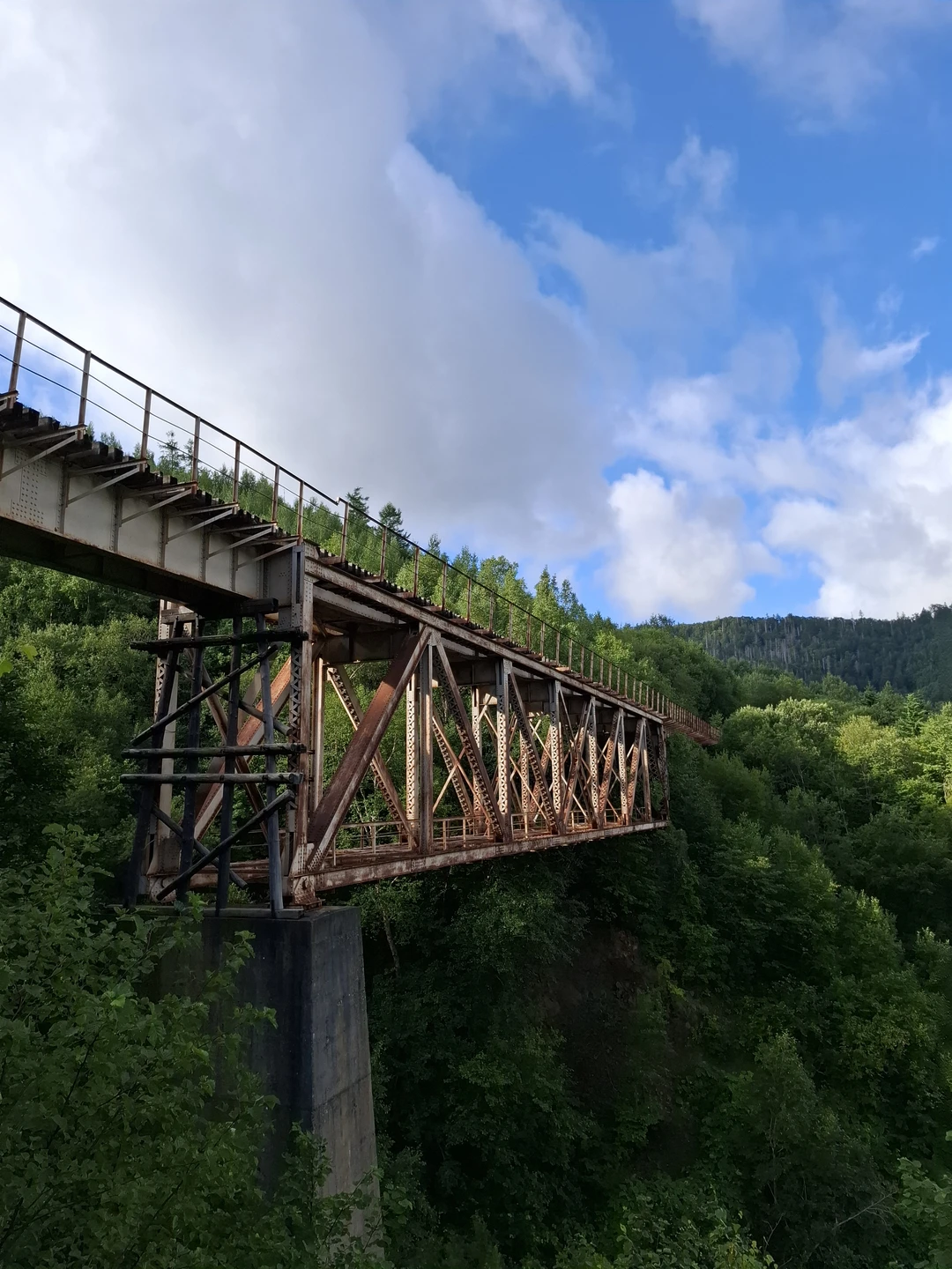 Чертов мост, Ведьмин мост и Маяк Слепиковского (Виктория)