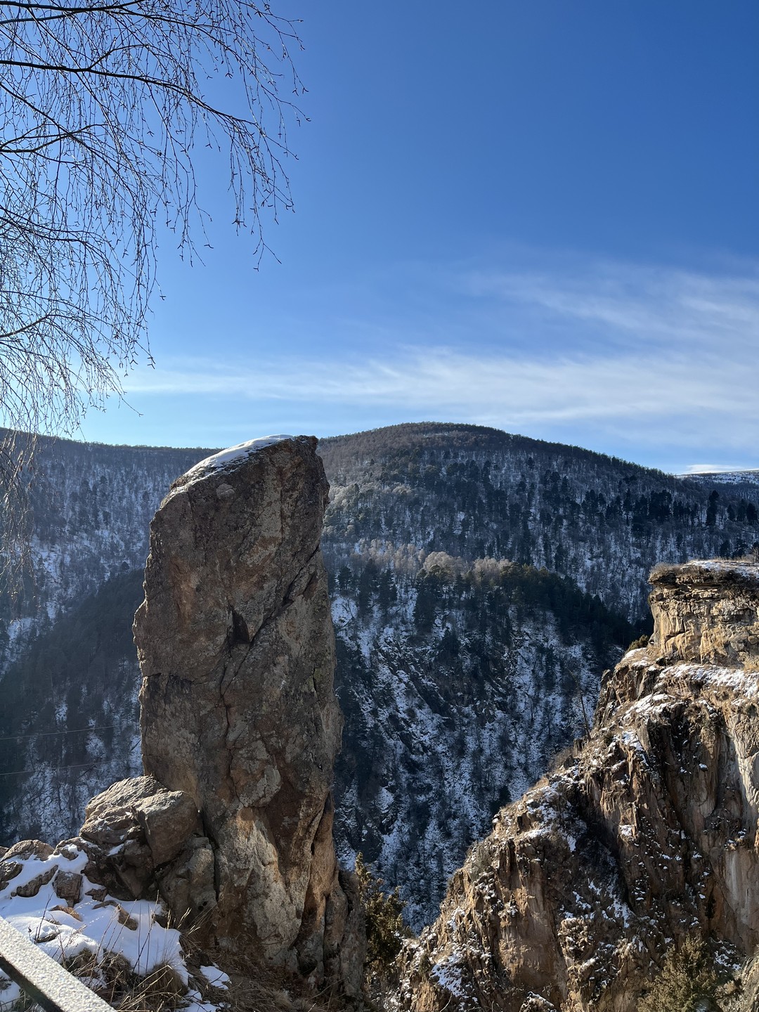 Посетили экскурсию с гидом Каримом, очень все понравилось. Он был на одном вайбе с нами, супер