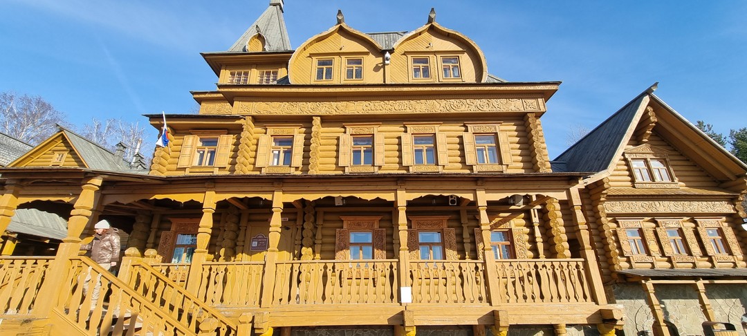 Хотим поблагодарить Светлану за прекрасную и познавательную экскурсию по старинном, милому городку под названием Городец. Хотим