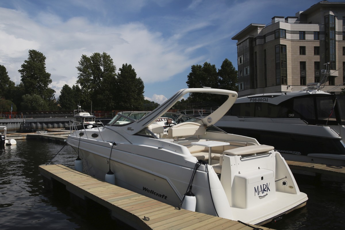 По Петербургу — на круизном катере (12/26)