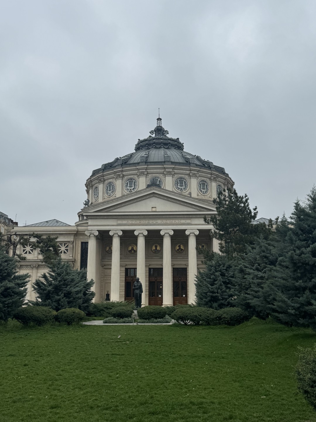 Отличная экскурсия! Стелла очень интересно рассказала, все показала и провела по городу. Это была не просто