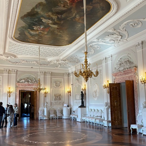 Из Петербурга - в уютную Гатчину