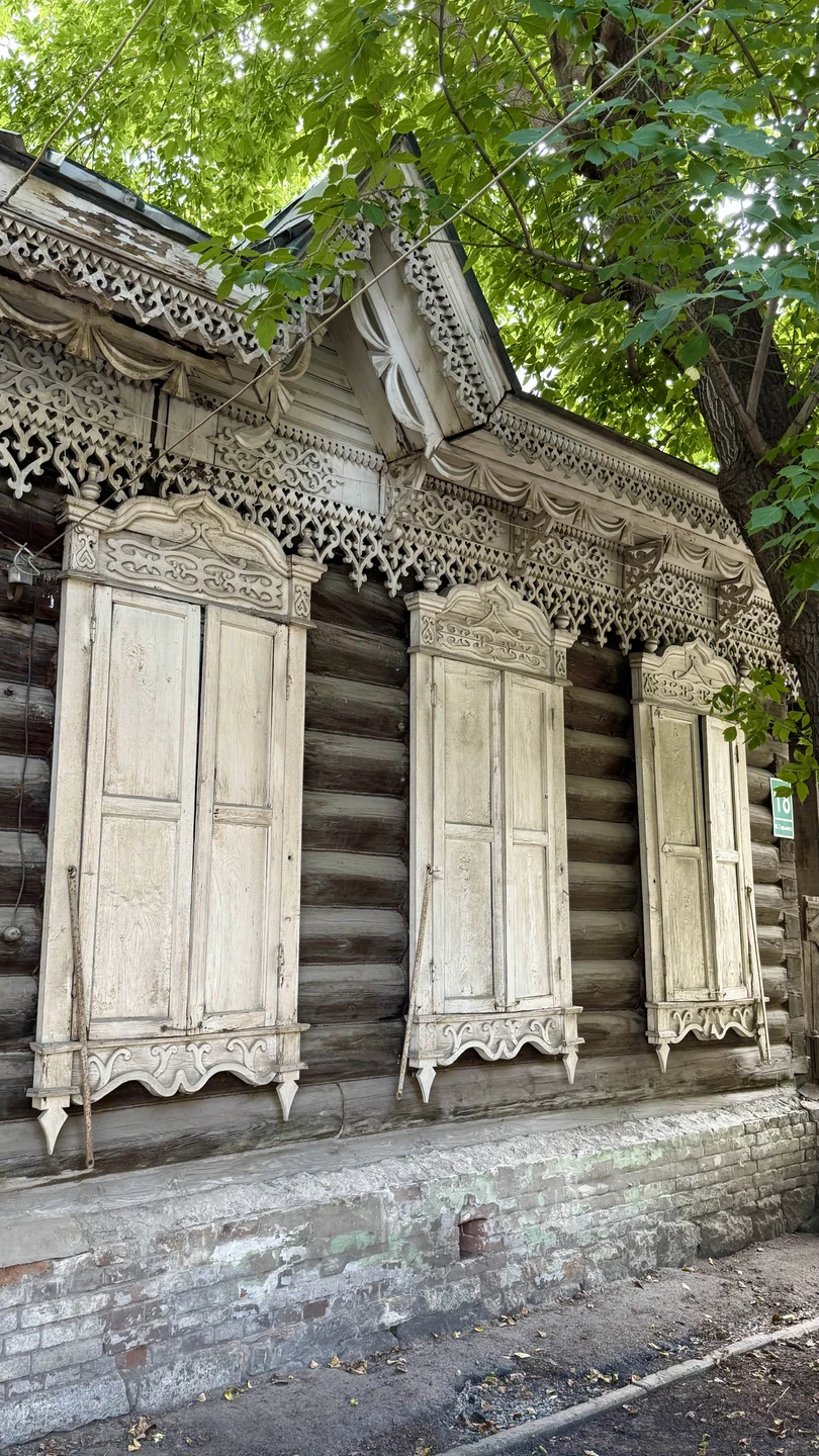 Вполне хорошая обзорная экскурсия. Чистый автомобиль, большой, комфортный. Поездили по городу, немного походили. Самое то, чтобы