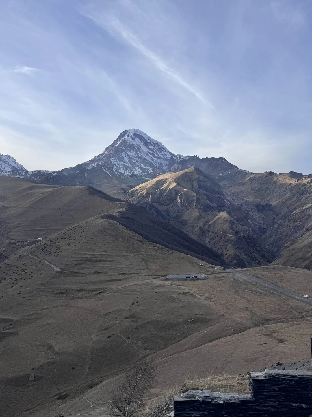 Поехали на экскурсию на Казбек втроём — остались в полном восторге! Организация на высшем уровне. Сначала