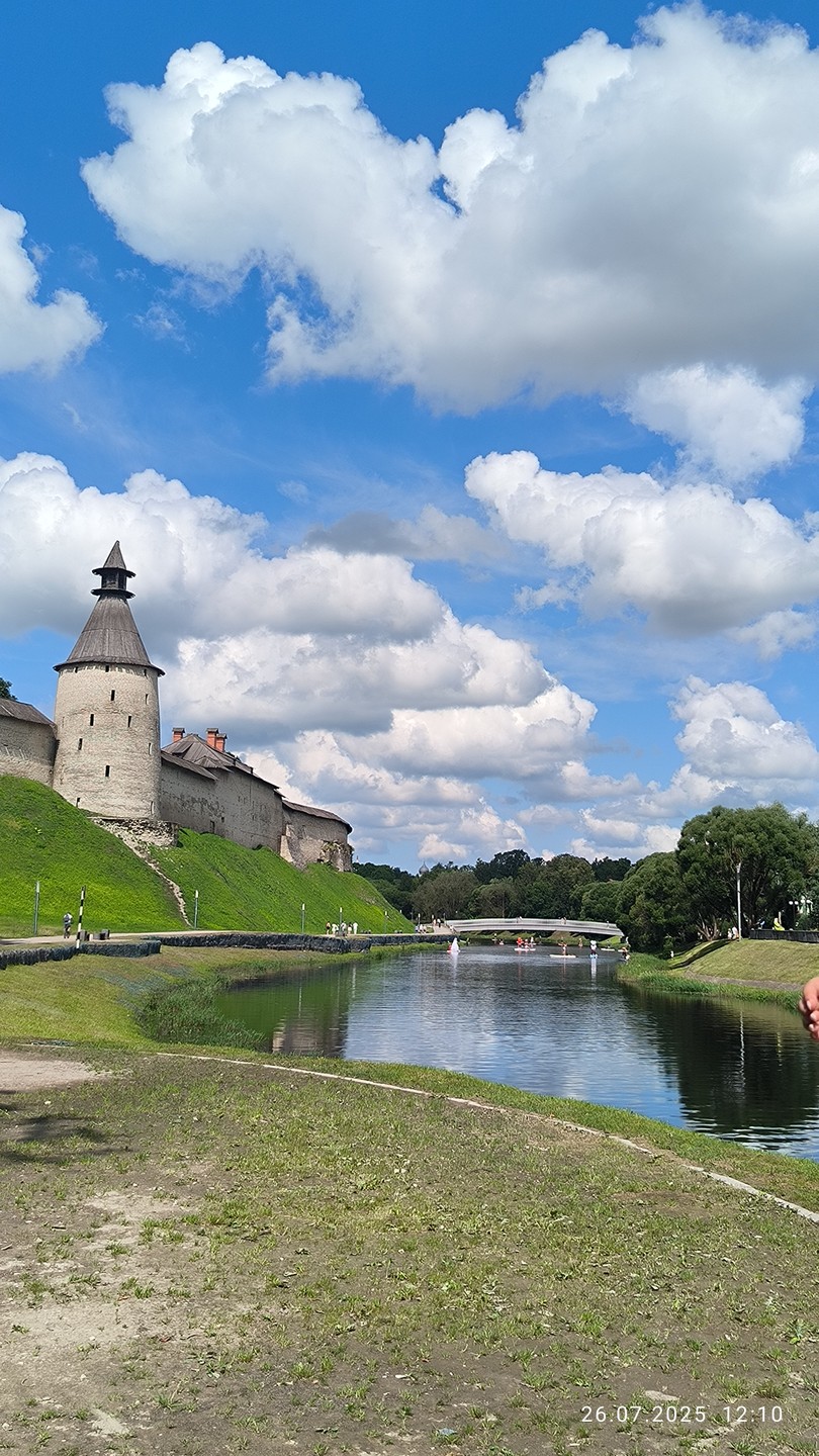 Обзорная пешеходная экскурсия по Кремлю и центру Пскова (Сергей)