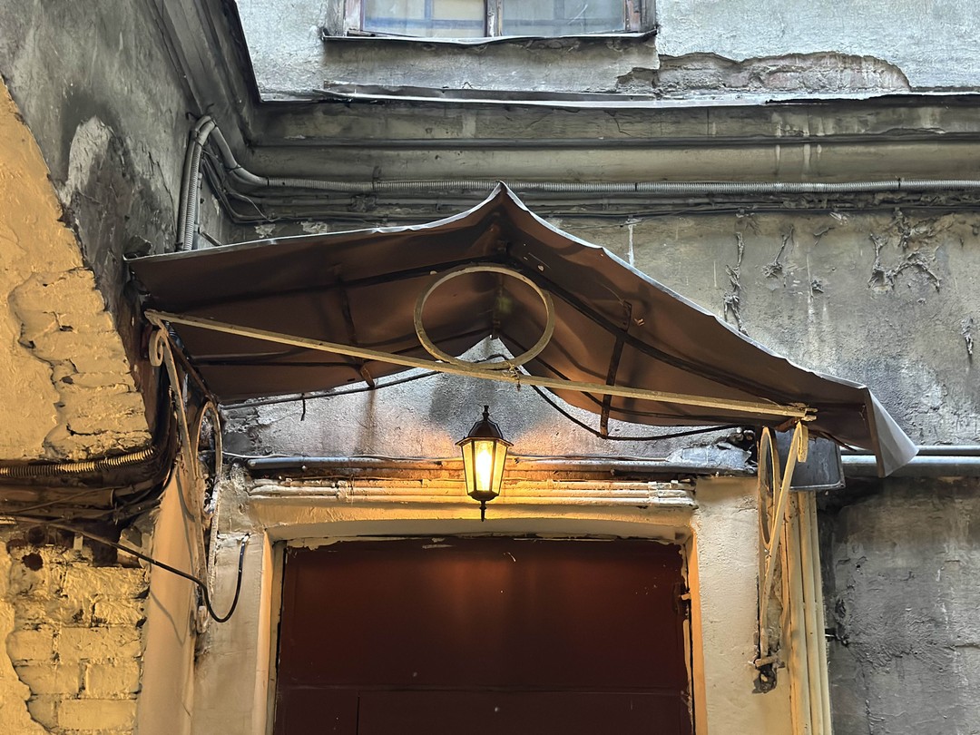 Совершенно уютная, незабываемая и безумно интересная прогулка-экскурсия! Спасибо огромное за новое впечатление о Петербурге и особенно