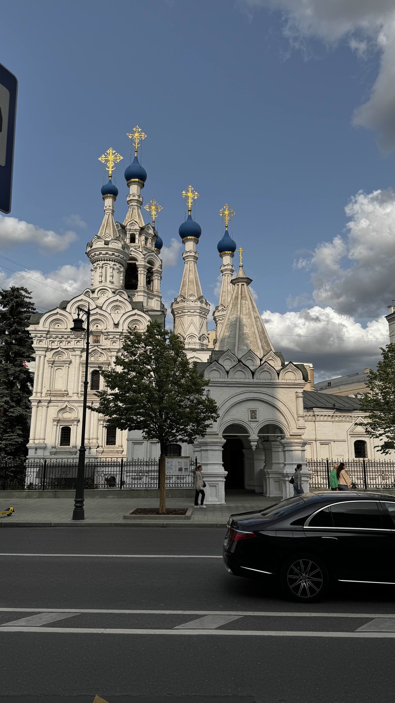 Мы отлично провели время - прогулялись по Бульварному кольцу и его закоулочкам. Разглядели в привычных и