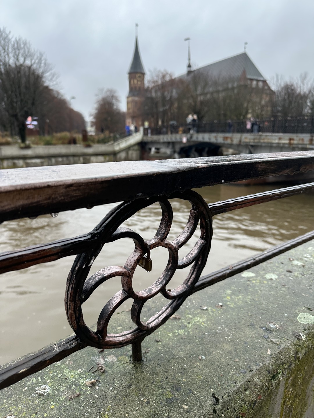 Даже в проливной непроходящий дождь, даже с детской коляской и маленьким путешественником экскурсия получилась отличная, однозначно