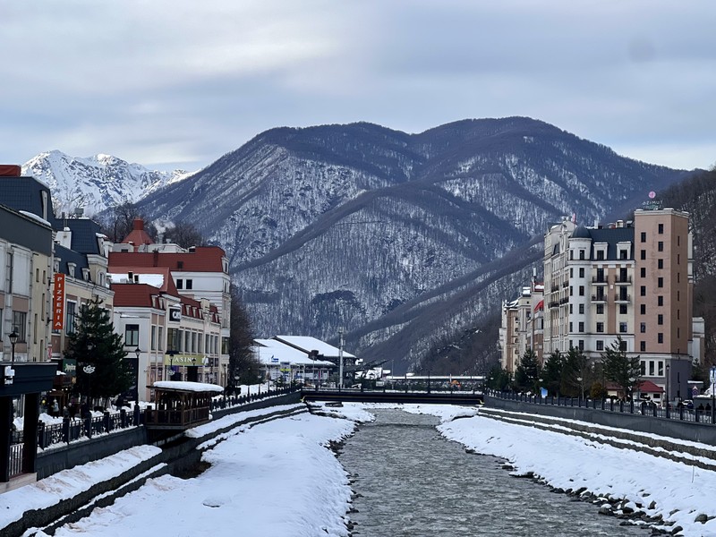 Трансфер из Сочи в горы: Роза Хутор и термальный комплекс