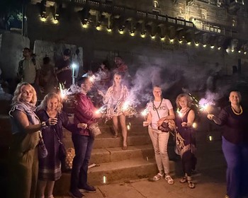 Крепость Амбер, храм, дворец и мемориальный комплекс, празднование Дивали и ужин с национальными танцами