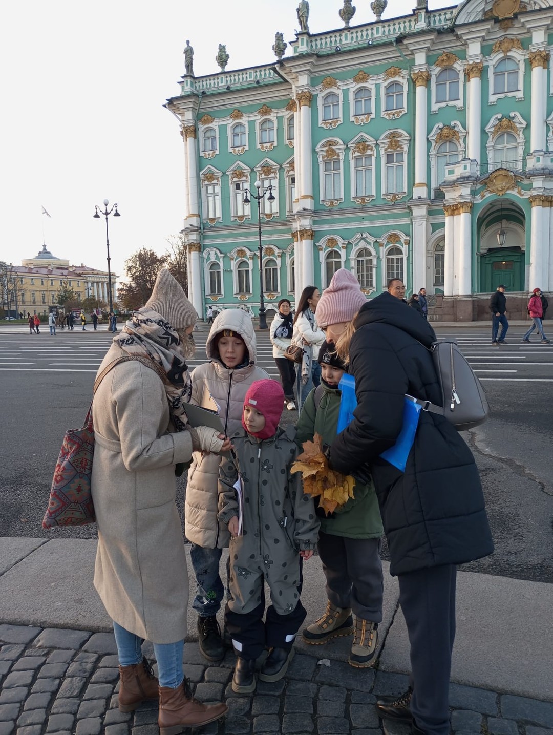 Были на экскурсии «По следам Петра Великого». Дети очень довольны. Допускала,что младшему ребёнку будет скучновато. Но!
