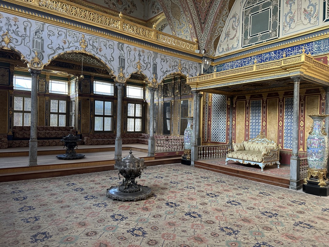 Экскурсия с профессиональным гидом во дворец Топкапы (с посещением гарема) (Наталья)