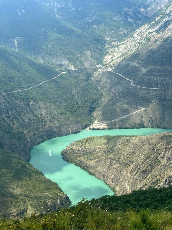 Бархан Сарыкум и Сулакский каньон с прогулкой на катере из Каспийска (всё включено)