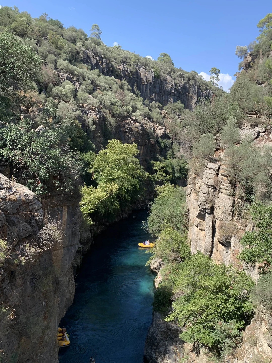Ездили с сыном 13 лет, ехали 1,5 часа до места сбора. потом минут 40 ждали пока