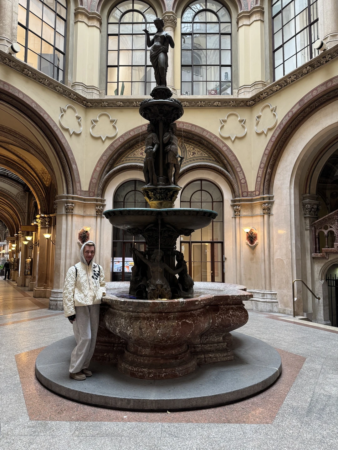 Экскурсия с Ольгой была прекрасная, информативная) в непринужденной обстановке узнала много нового и интересного)