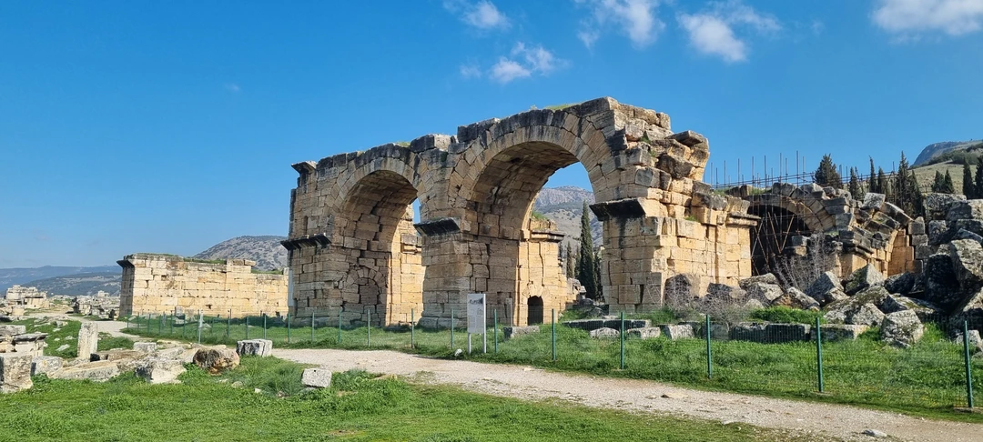 Тур,,Удовольствие по- турецки,, мы посещали вместе с мужем. Неожиданно великолепные отели, богатый шведский стол в них