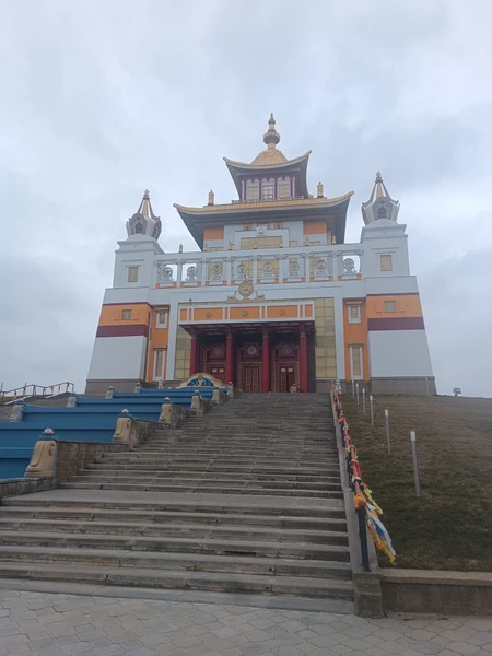 Спасибо, за информативность, колесо сансары впечатлило, фотографии в костюмах, про духовность и буддизм многое узнали, время пролетело незаметно