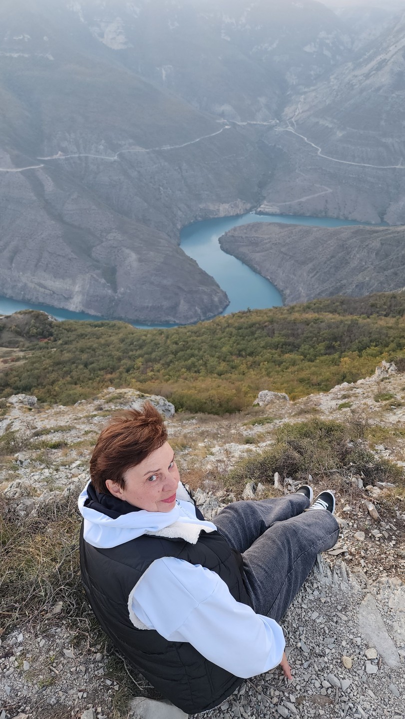 Валерий очень интересный человек, прекрасный собеседник, отлично владеет всеми особенностями этого маршрута, благодаря чему время в