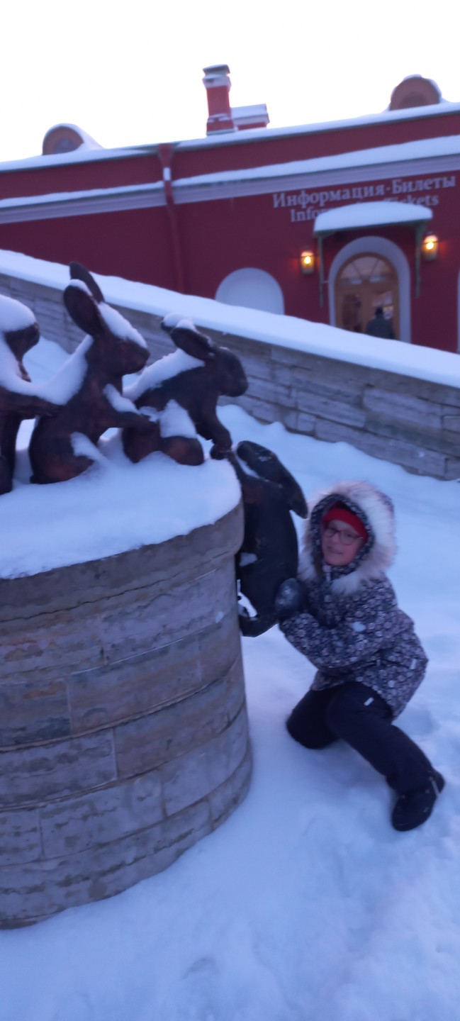 Очень хорошая экскурсия! Экскурсовод Анастасия Елисеева. Интересно и познавательно! Экскурсия проведена с учетом возраста ребенка(9лет). Рекомендую.