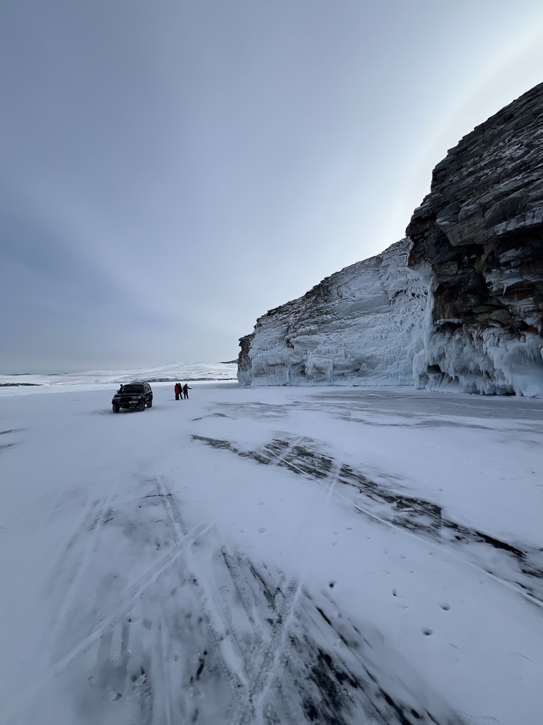 Спасибо Сергею за проведение потрясающей экскурсии на Ольхон по льду Байкала! Интересные рассказы гида,завораживающие красоты Байкала,почувствовали