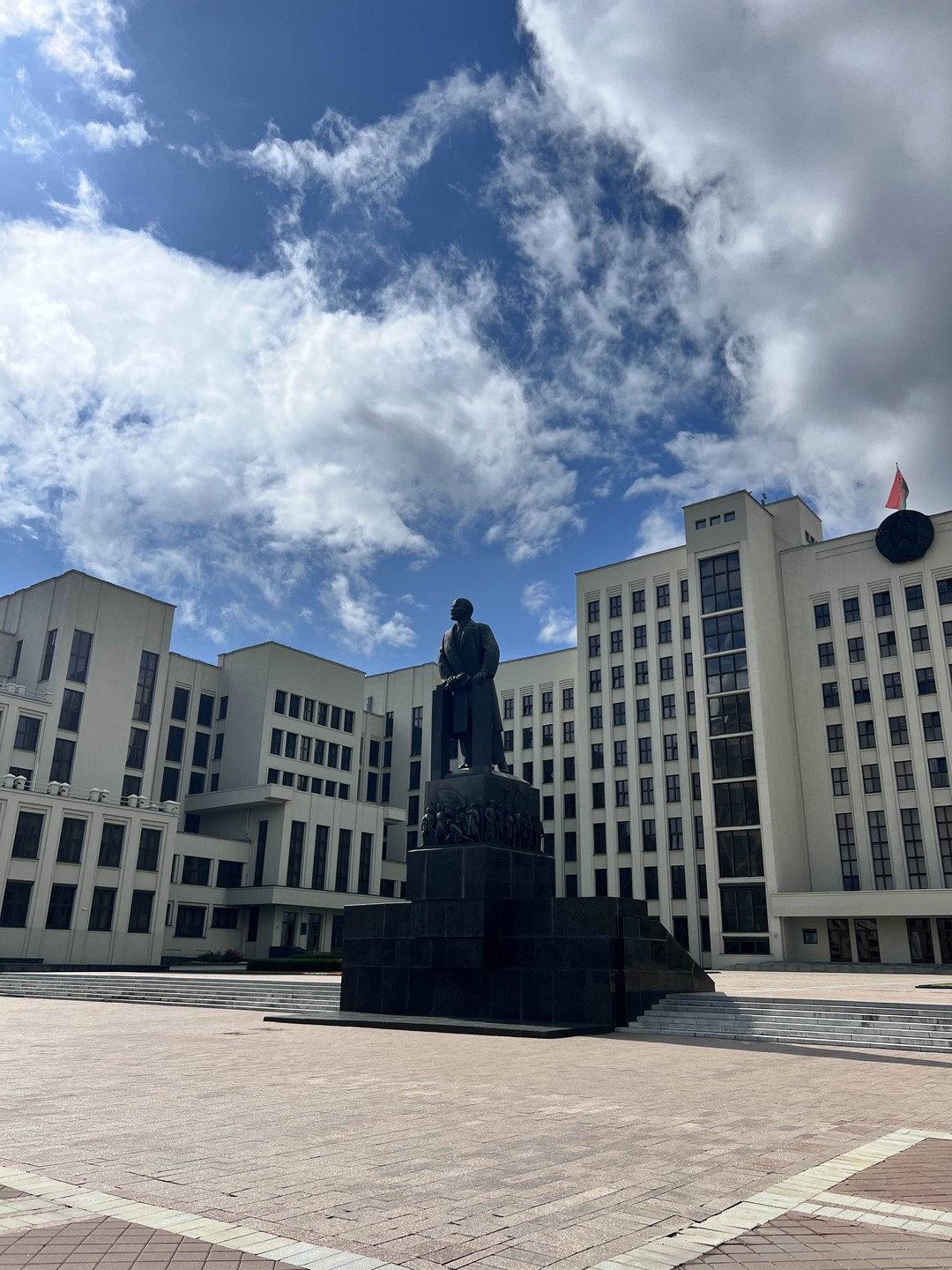 В целом экскурсия хорошая. У нас были организационные накладки (возвращались за опоздавшими людьми), потом пришлось повторно
