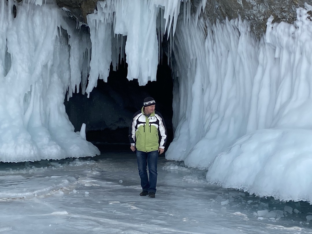 Водитель экскурсовод был очень вежлив и информативен. Правда возил в основном по льду и на сервер