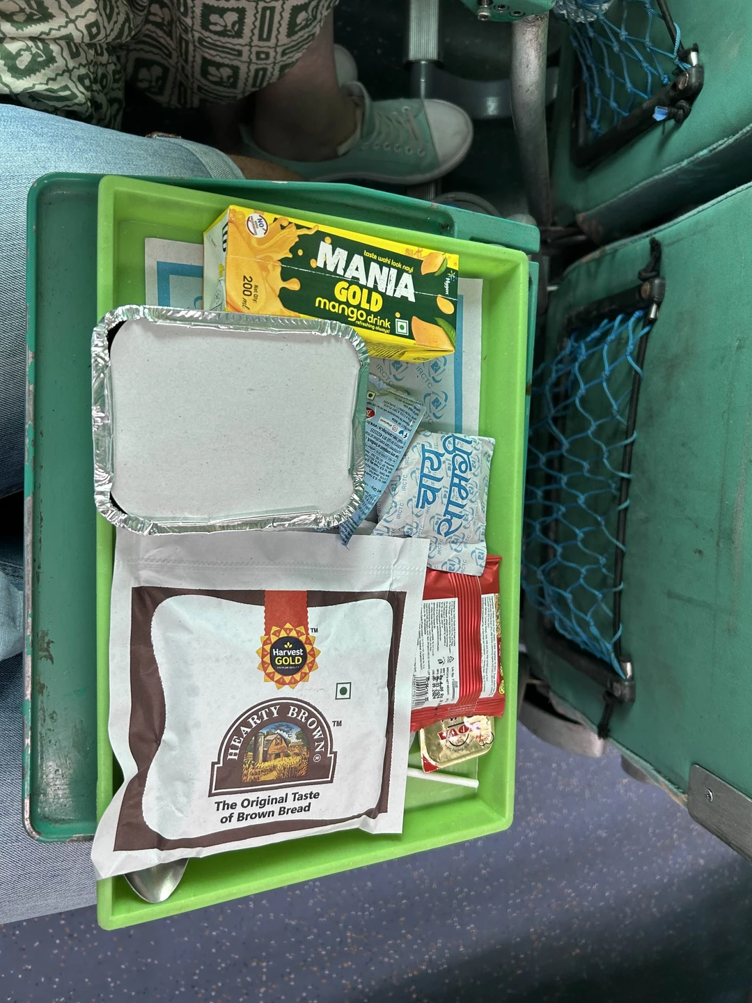 Индийские железные дороги - интересный опыт, поэтому этот способ добраться до Агры был отличным выбором. Водитель