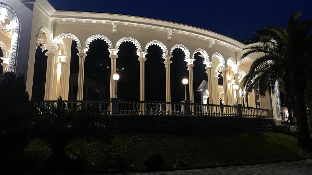 Доброго дня, это великолепная экскурсия, тем что она индивидуальная, Вячеслав потрясающий человек расскажет, покажет, повеселит, знает