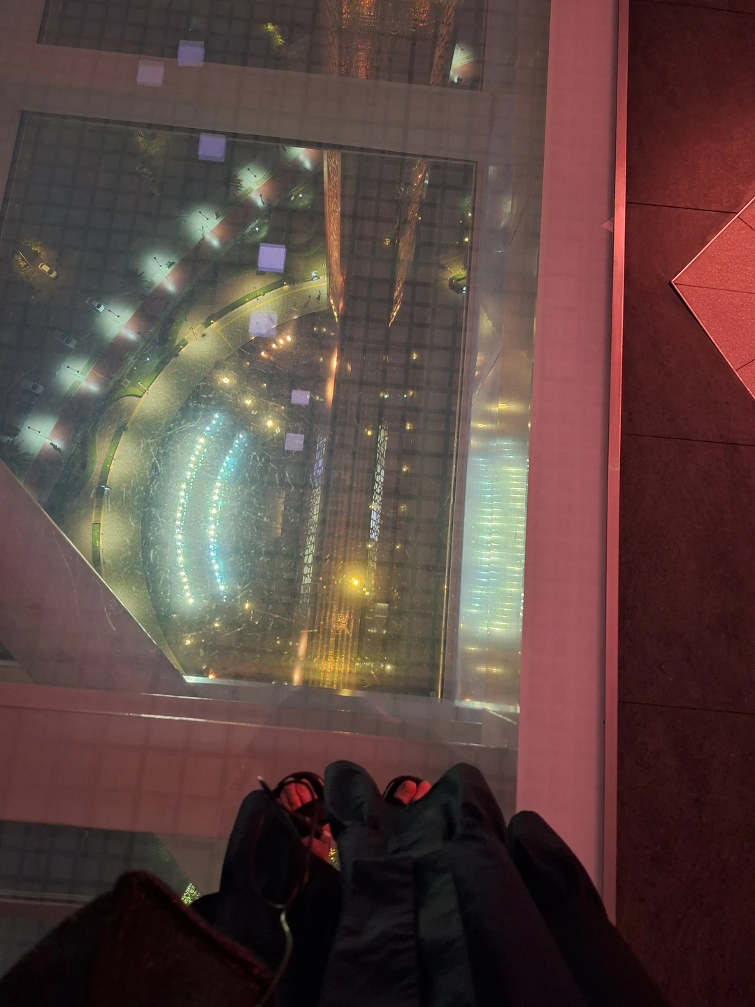 Уже не первый раз покупаю билеты и экскурсии на Tripster. Всё проходит хорошо и без заминок. Посетили Frame Dubai вечером, всё понравилось