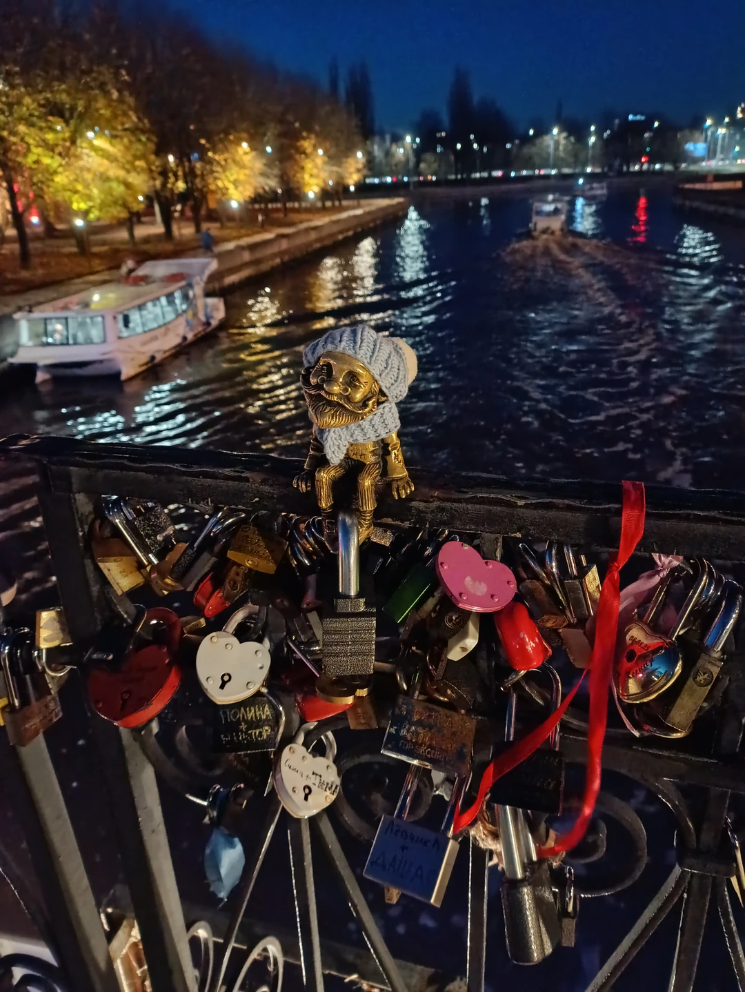 Приехали с друзьями в Калининград впервые. Хотелось познакомиться с городом, его историей, проникнуться его духом, поэтому